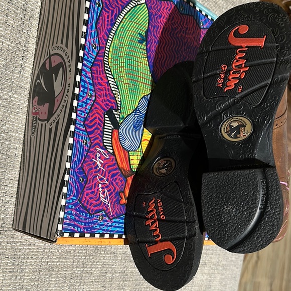 NWB Justin Boots Pink and Brown Heeled Boots with Embroidered Design - Picture 2 of 10